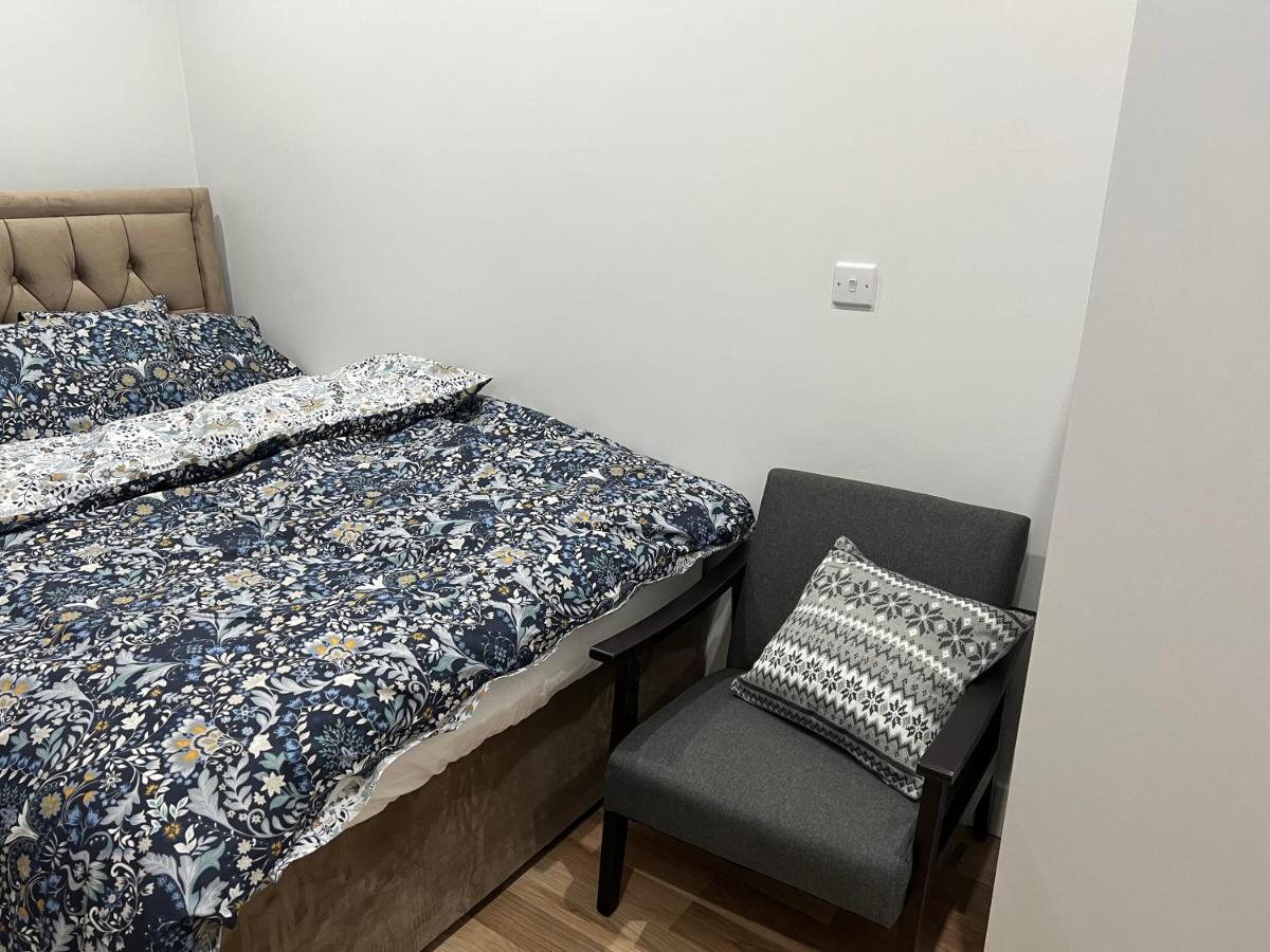 Jj Serviced Apartment - Close To Tube Station & Near Central London & Wembley Northolt  Exterior photo