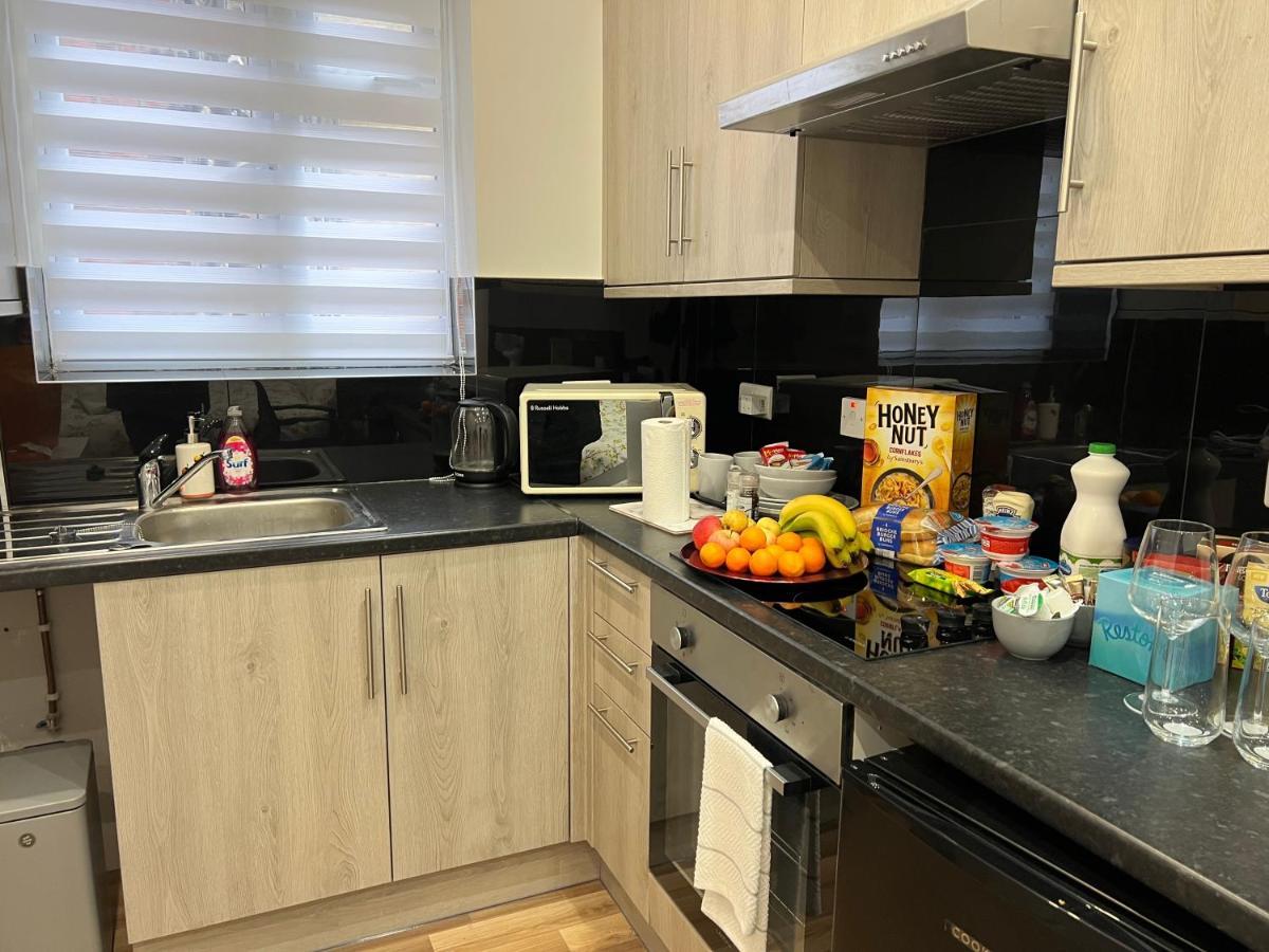 Jj Serviced Apartment - Close To Tube Station & Near Central London & Wembley Northolt  Exterior photo