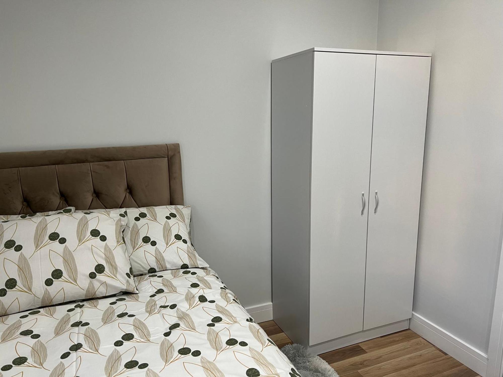 Jj Serviced Apartment - Close To Tube Station & Near Central London & Wembley Northolt  Exterior photo